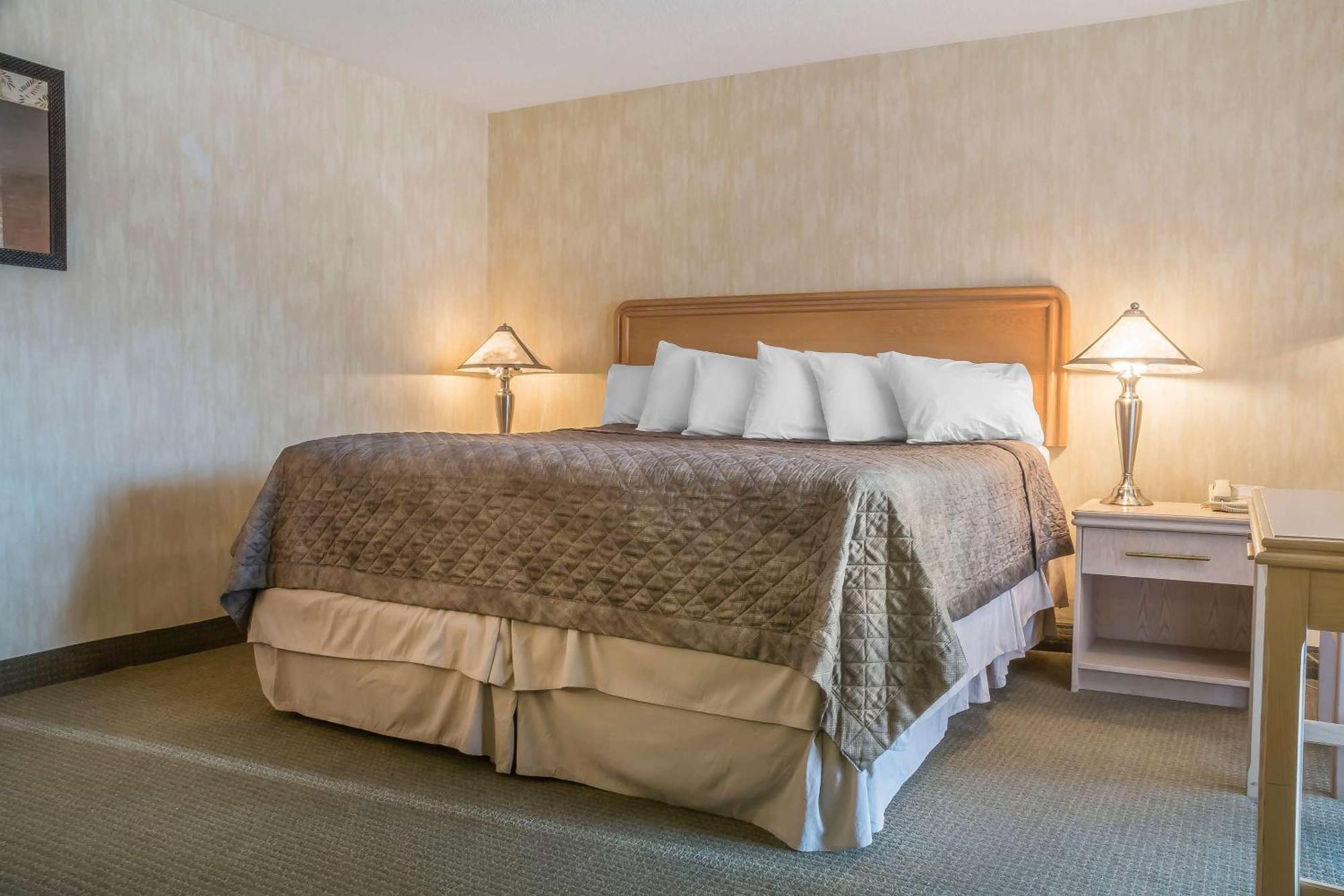 Rodeway Fallsview Penginapan Niagara