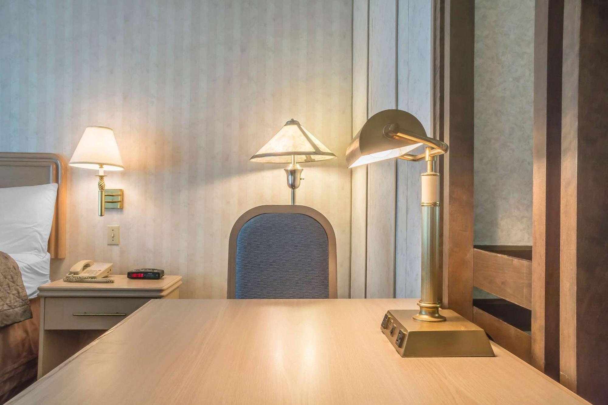Rodeway Fallsview Inn